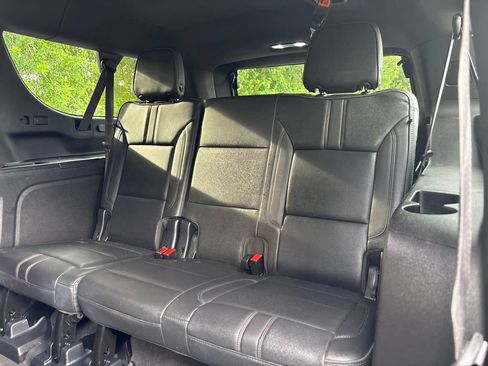 Used 2021 Chevrolet Suburban RST w/ Luxury Package RWD image 18