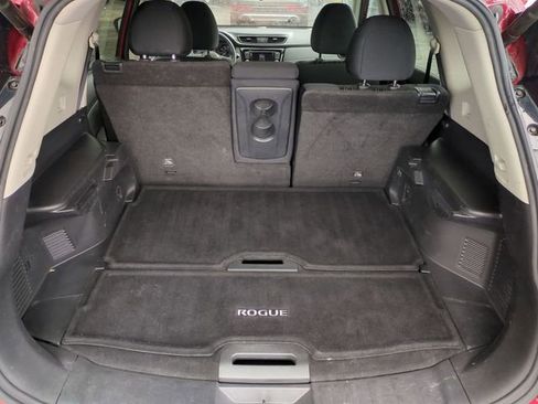 Used 2018 Nissan Rogue SV AWD/4WD image 26