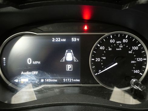 Used 2023 Nissan Versa SV image 14