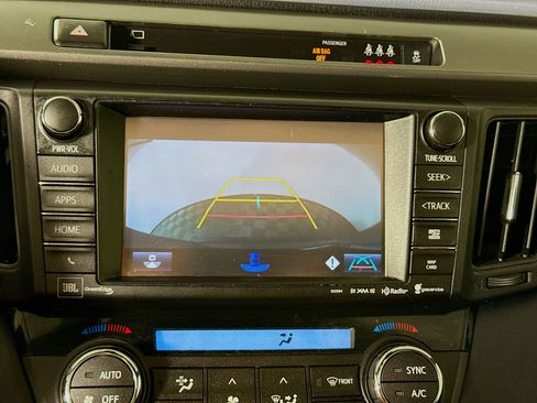 Used 2018 Toyota RAV4 SE w/ Advanced Technology Package AWD/4WD image 16