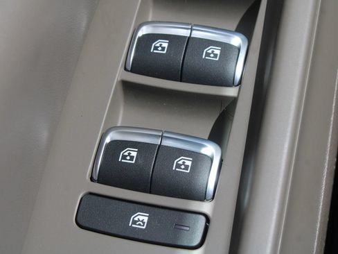New 2026 Kia Carnival EX FWD image 26