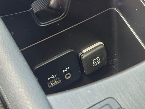 Used 2015 Chrysler 200 Limited w/ Convenience Group FWD image 26