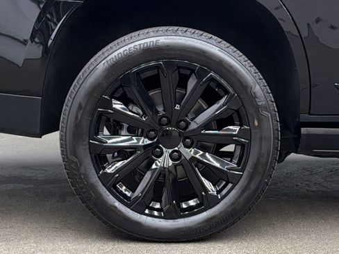 Used 2026 GMC Yukon Denali w/ Sun & Power Step Package AWD/4WD image 11