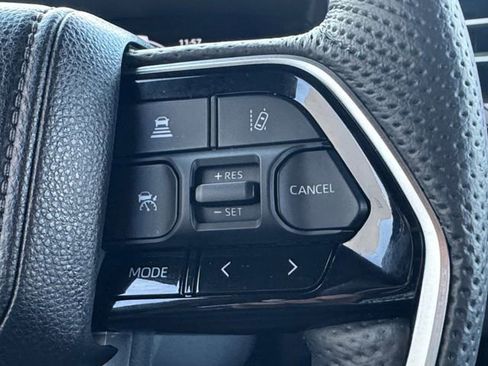 Used 2025 Toyota Sequoia Platinum image 8