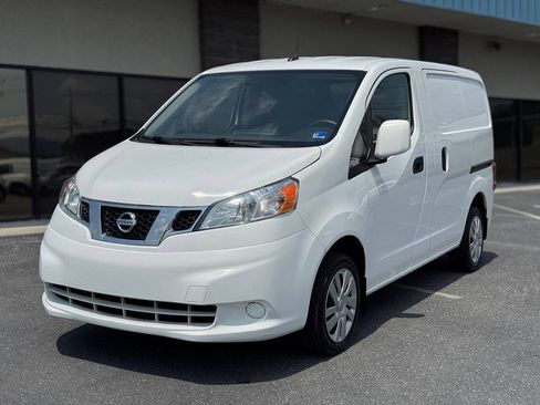 Used 2019 Nissan NV200 SV w/ Navigation Package FWD image 2