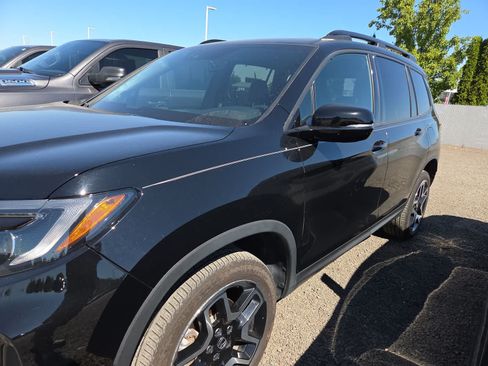 Used 2023 Honda Passport Elite image 2