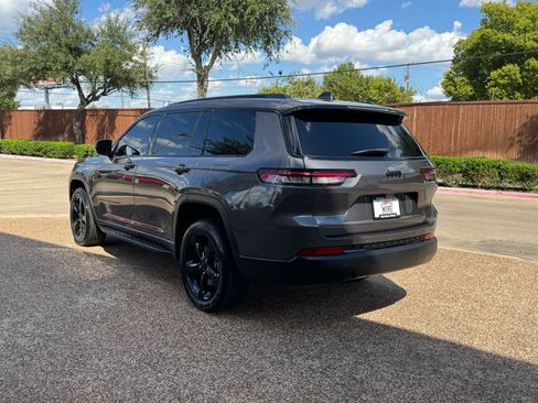 Used 2023 Jeep Grand Cherokee L Laredo image 10