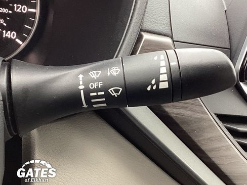 Used 2025 Nissan Altima 2.5 SV FWD image 23