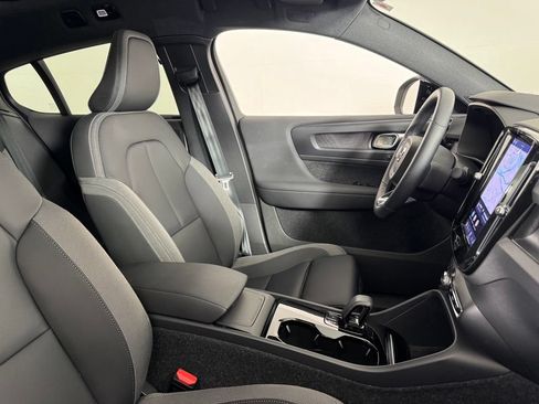 Certified 2023 Volvo C40 Recharge Core AWD/4WD image 2