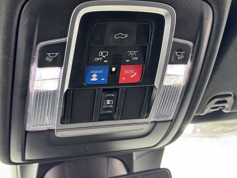 Used 2023 RAM 1500 Laramie image 30