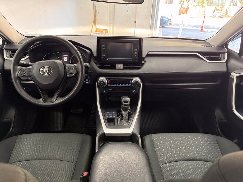 Used 2021 Toyota RAV4 XLE AWD/4WD image 25