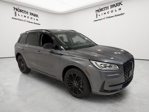 Used 2023 Lincoln Corsair Reserve w/ Jet Appearance Package FWD image 7
