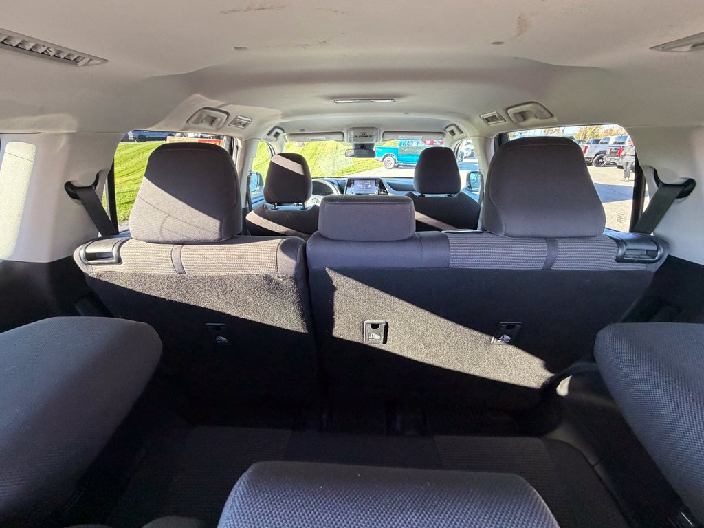 Used 2021 Toyota Highlander LE AWD/4WD image 48