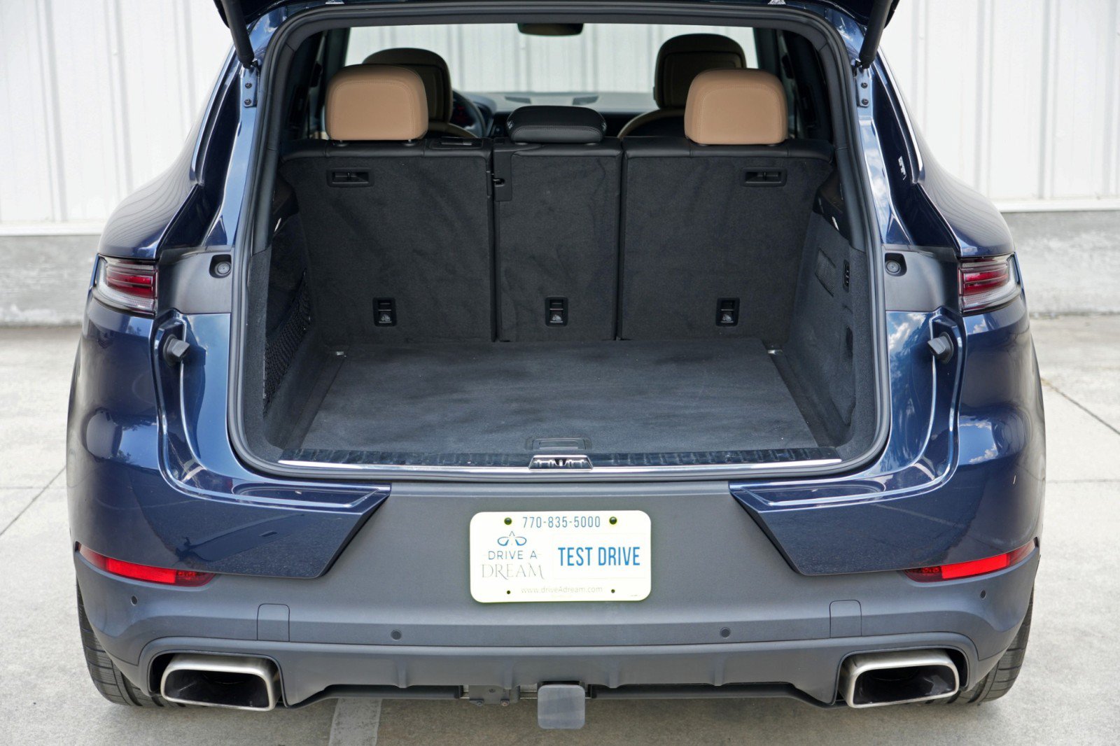 Used 2024 Porsche Cayenne AWD/4WD image 10