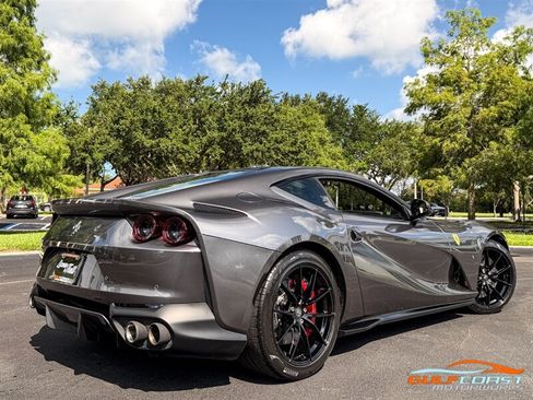 Used 2018 Ferrari 812 Superfast RWD image 57