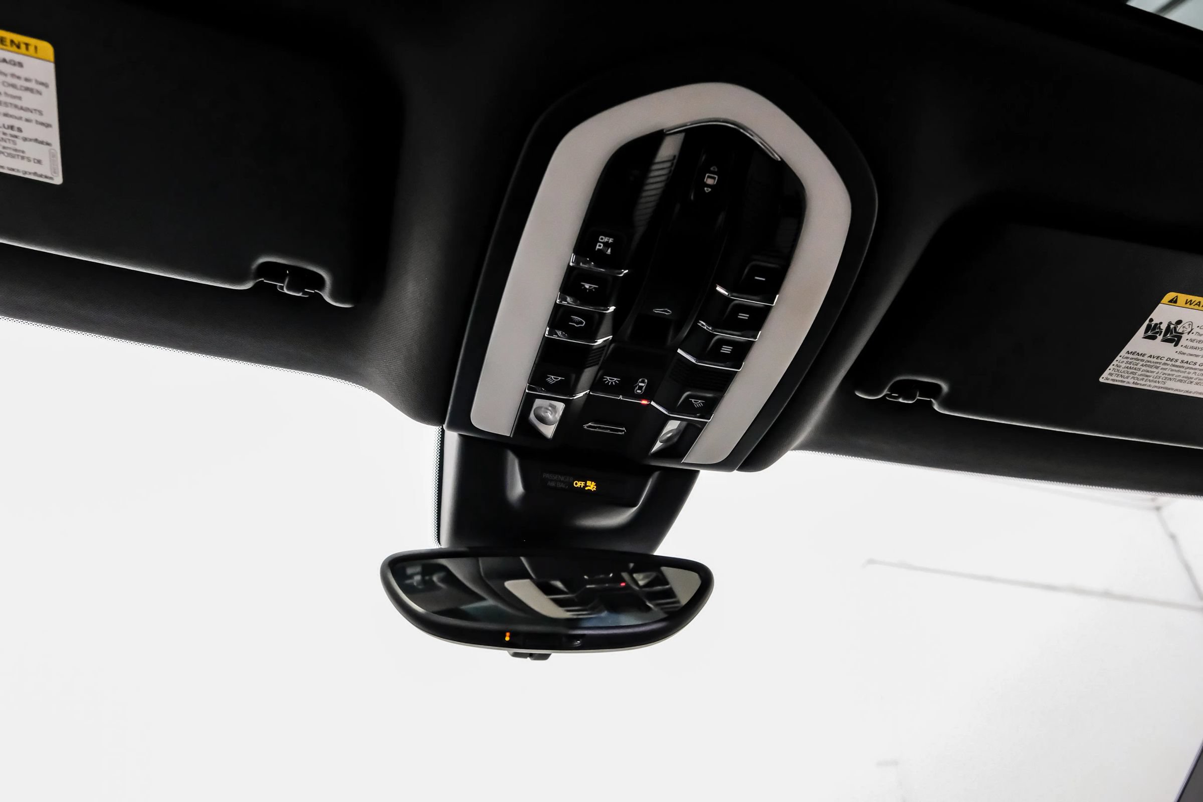 Used 2018 Porsche Macan GTS w/ Premium Package Plus AWD/4WD image 29