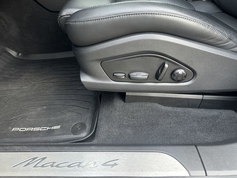 Certified 2024 Porsche Macan 4 Electric AWD/4WD image 28
