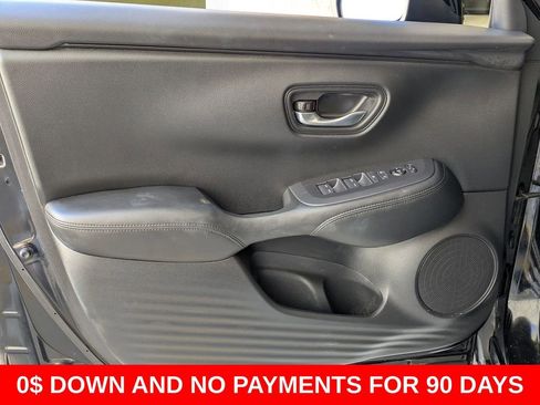 Used 2025 Honda HR-V LX image 11