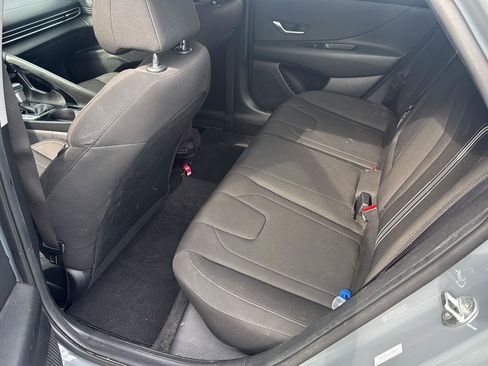 Used 2022 Hyundai Elantra SEL w/ Convenience + Premium Package FWD image 7