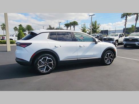 New 2026 Chevrolet Equinox EV LT image 23