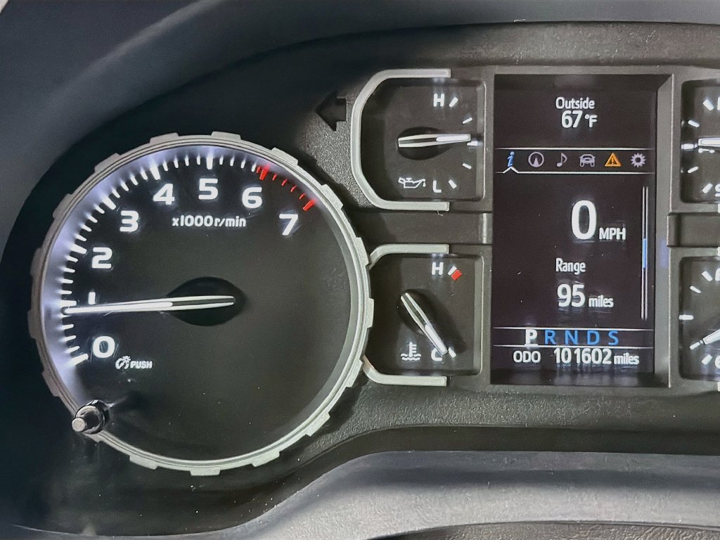 Used 2018 Toyota Tundra SR5 AWD/4WD image 13