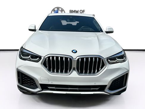 Certified 2022 BMW X6 xDrive40i w/ Premium Package image 2