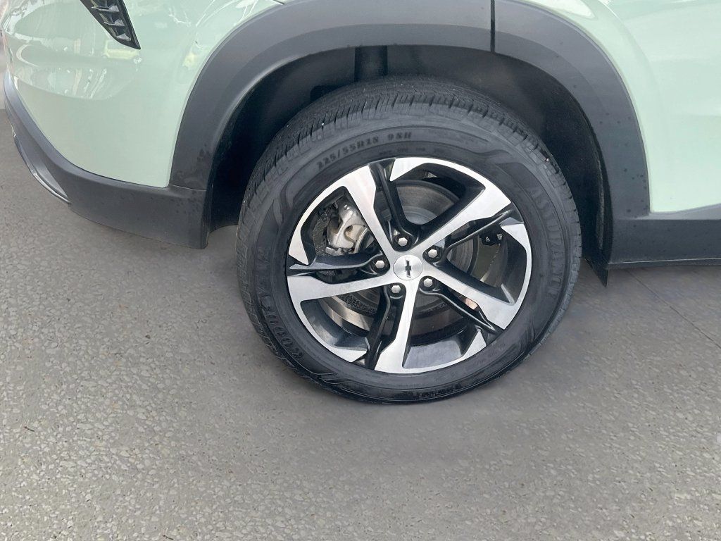 Used 2024 Chevrolet Trax RS FWD image 29
