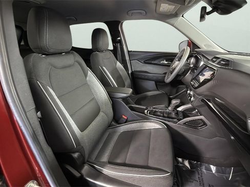 Certified 2022 Chevrolet TrailBlazer LT w/ Convenience Package image 30