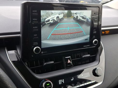 Used 2022 Toyota Corolla LE image 16