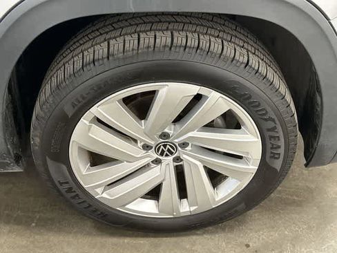 Used 2020 Volkswagen Atlas Cross Sport SE image 5