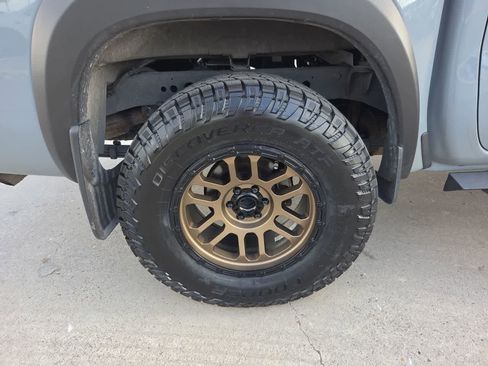 Used 2024 Nissan Frontier PRO-4X w/ Technology Package AWD/4WD image 16