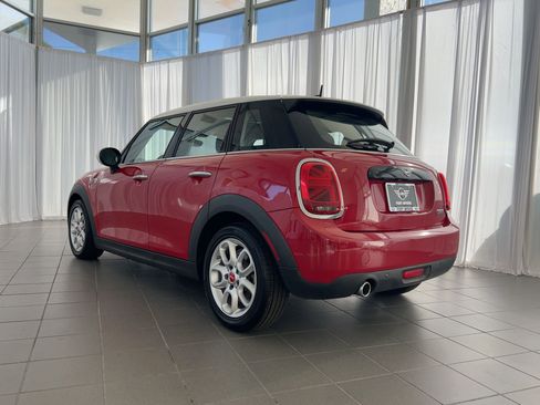Used 2020 MINI Cooper 4-Door Hardtop image 3