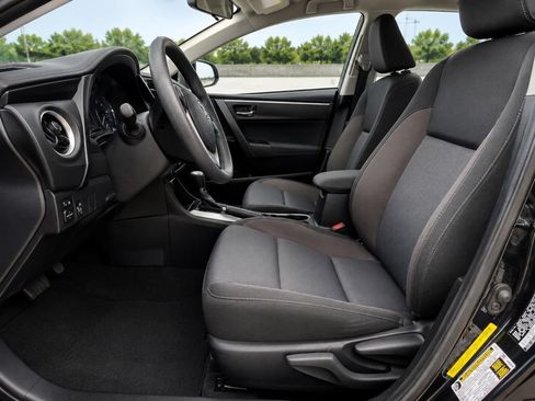 Used 2018 Toyota Corolla LE FWD image 7