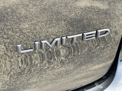 New 2026 Chrysler Pacifica Limited FWD image 55