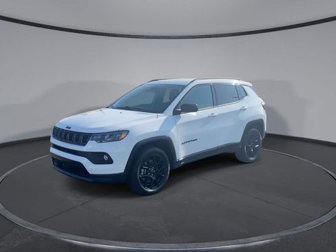 Used 2025 Jeep Compass Latitude w/ Convenience Group AWD/4WD image 4