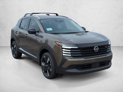 New 2026 Nissan Kicks SR FWD image 3