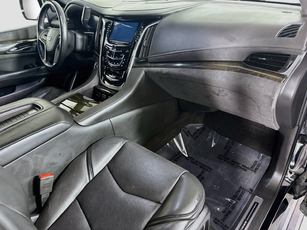 Used 2020 Cadillac Escalade Platinum AWD/4WD image 28