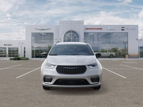 New 2026 Chrysler Pacifica Select image 7