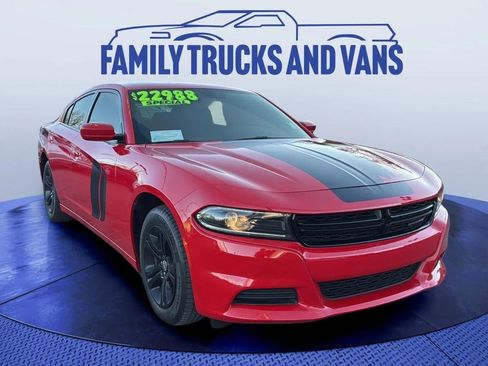 Used 2022 Dodge Charger SXT image 2