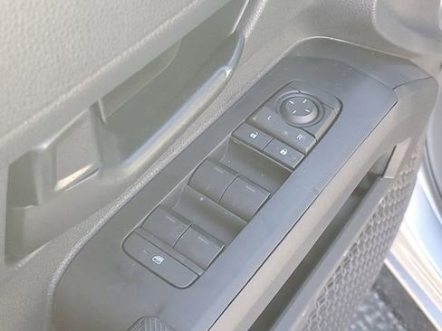 Used 2025 Toyota Tacoma SR5 image 9