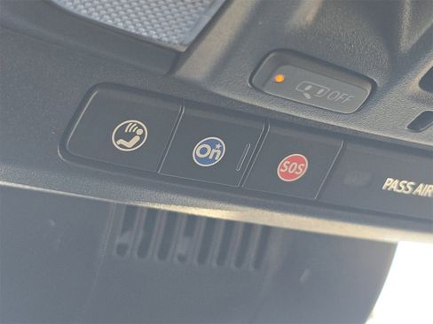 Used 2025 Chevrolet Silverado 1500 ZR2 w/ Technology Package image 36