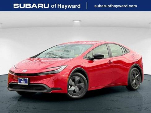 Used 2026 Toyota Prius LE image 1