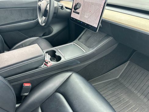 Used 2021 Tesla Model Y Long Range image 16