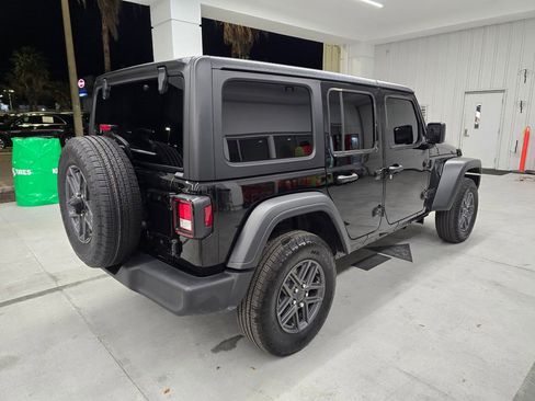 Used 2025 Jeep Wrangler Sport S image 6