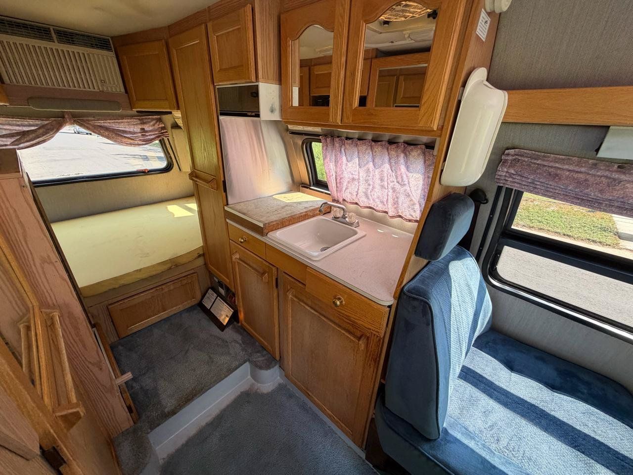 Used 2000 Chevrolet Express 3500 RWD image 19