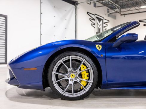 Used 2019 Ferrari 488 Spider image 21