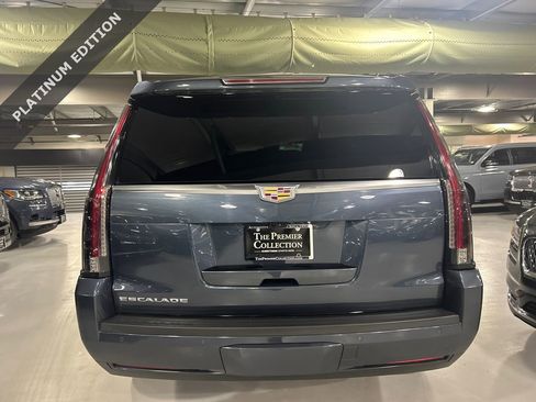 Used 2020 Cadillac Escalade Platinum image 3