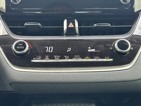 Used 2020 Toyota Corolla LE image 14