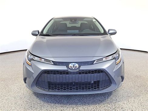 Used 2020 Toyota Corolla LE image 3
