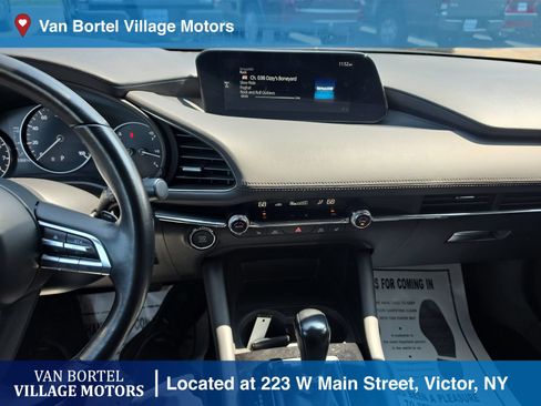 Used 2021 MAZDA MAZDA3 Hatchback w/Premium Plus Pkg AWD/4WD image 21